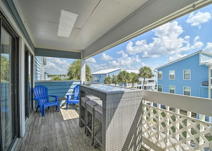 Holiday home Condo: Private Balcony & Views!