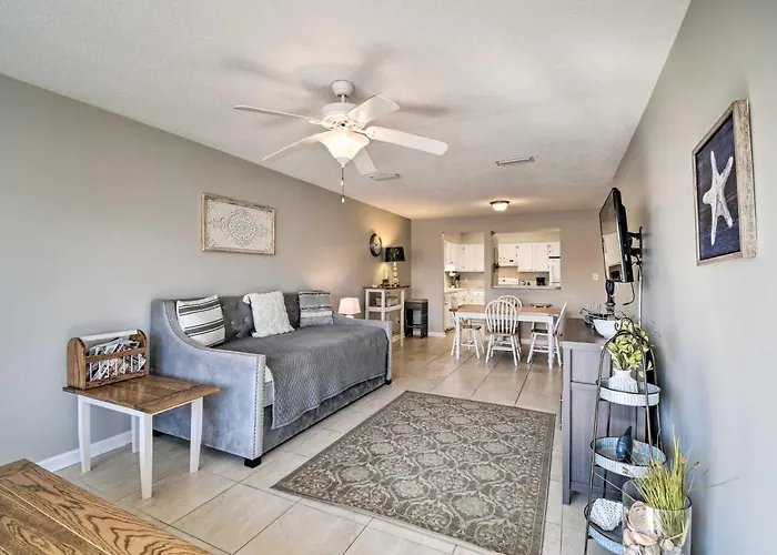 Condo: Private Balcony & Views! Holiday home