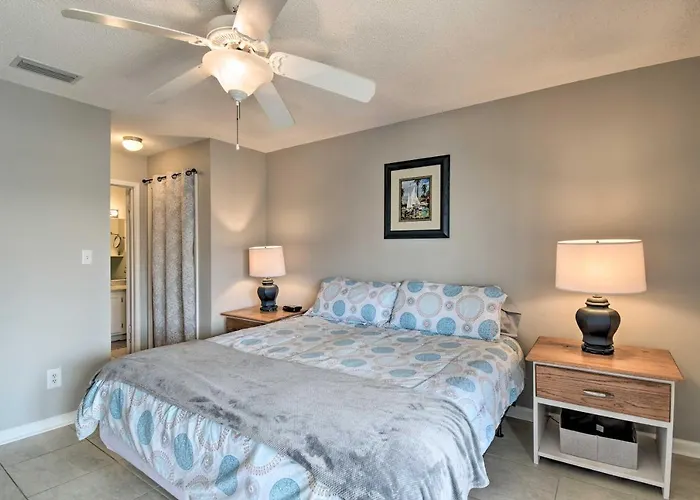 Condo: Private Balcony & Views! *