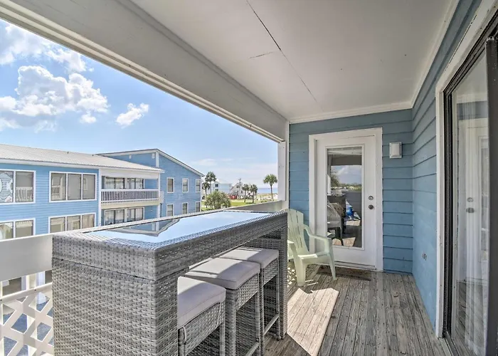 Condo: Private Balcony & Views! Holiday home *