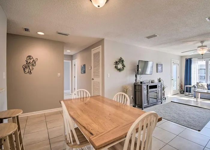 Condo: Private Balcony & Views! Holiday home