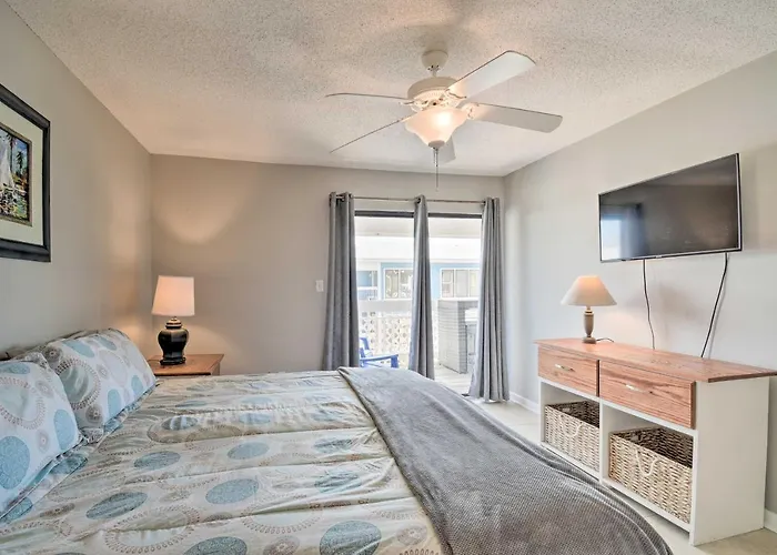 Condo: Private Balcony & Views! Holiday home *