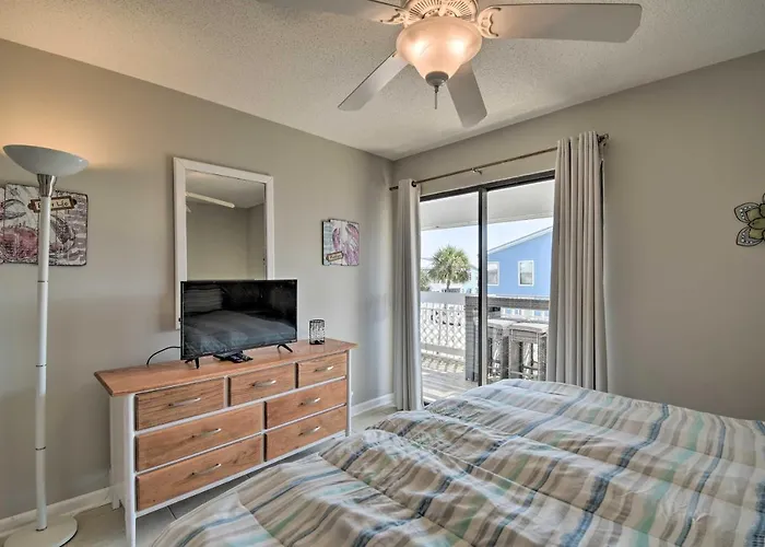 Condo: Private Balcony & Views! Gulf Shores