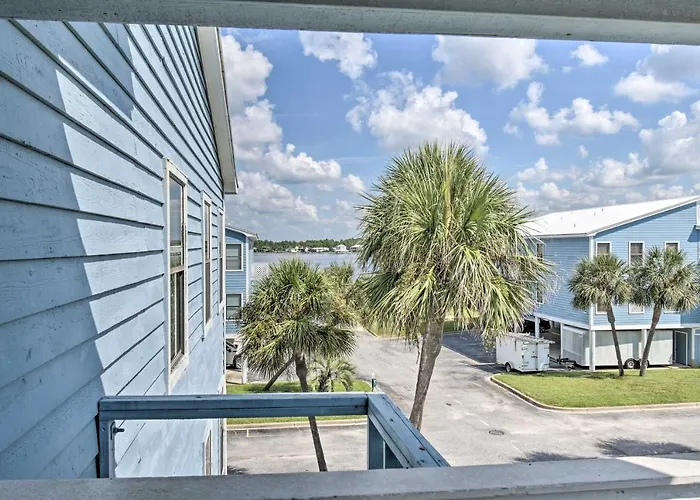 Condo: Private Balcony & Views!
