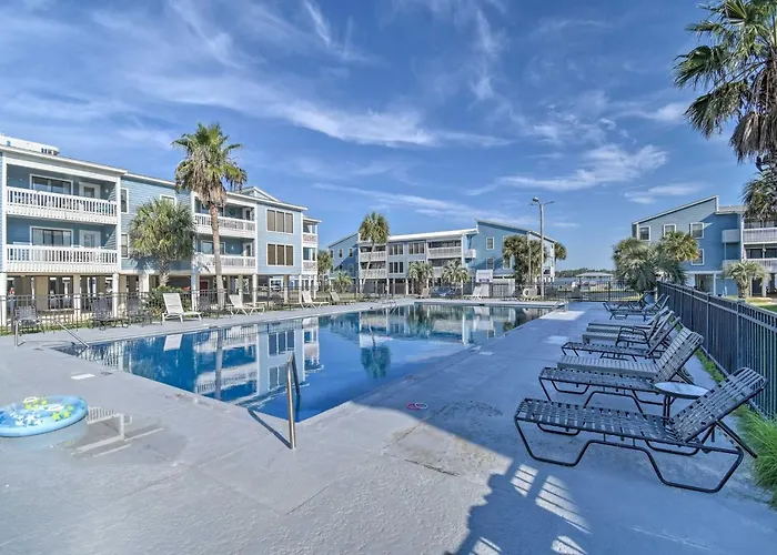 Holiday home Condo: Private Balcony & Views!